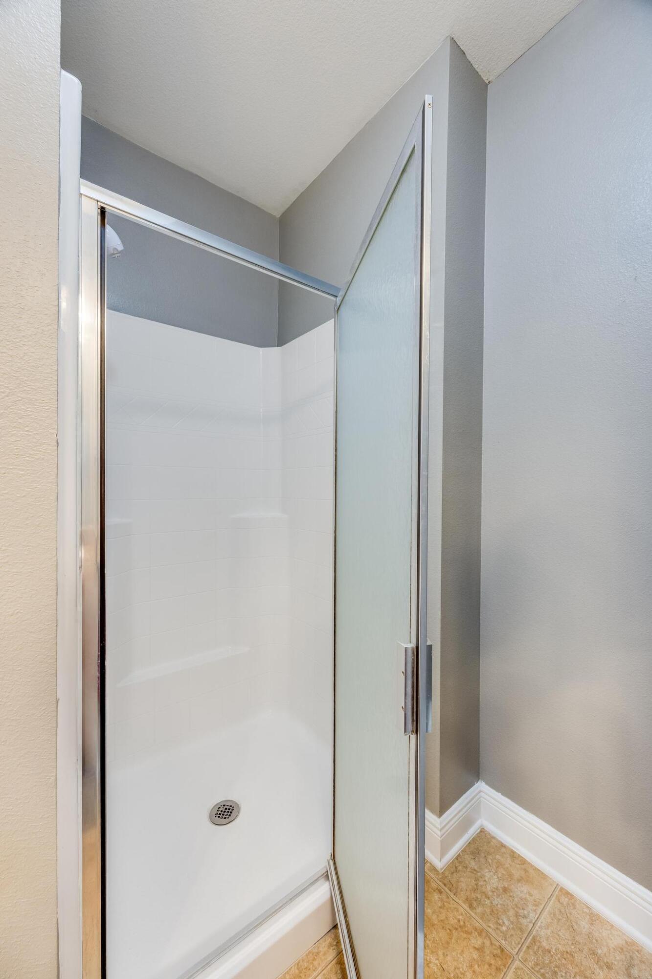 750 Lime Lane Crestview, FL 32536 - Photo 30 of 51 a view of bathroom