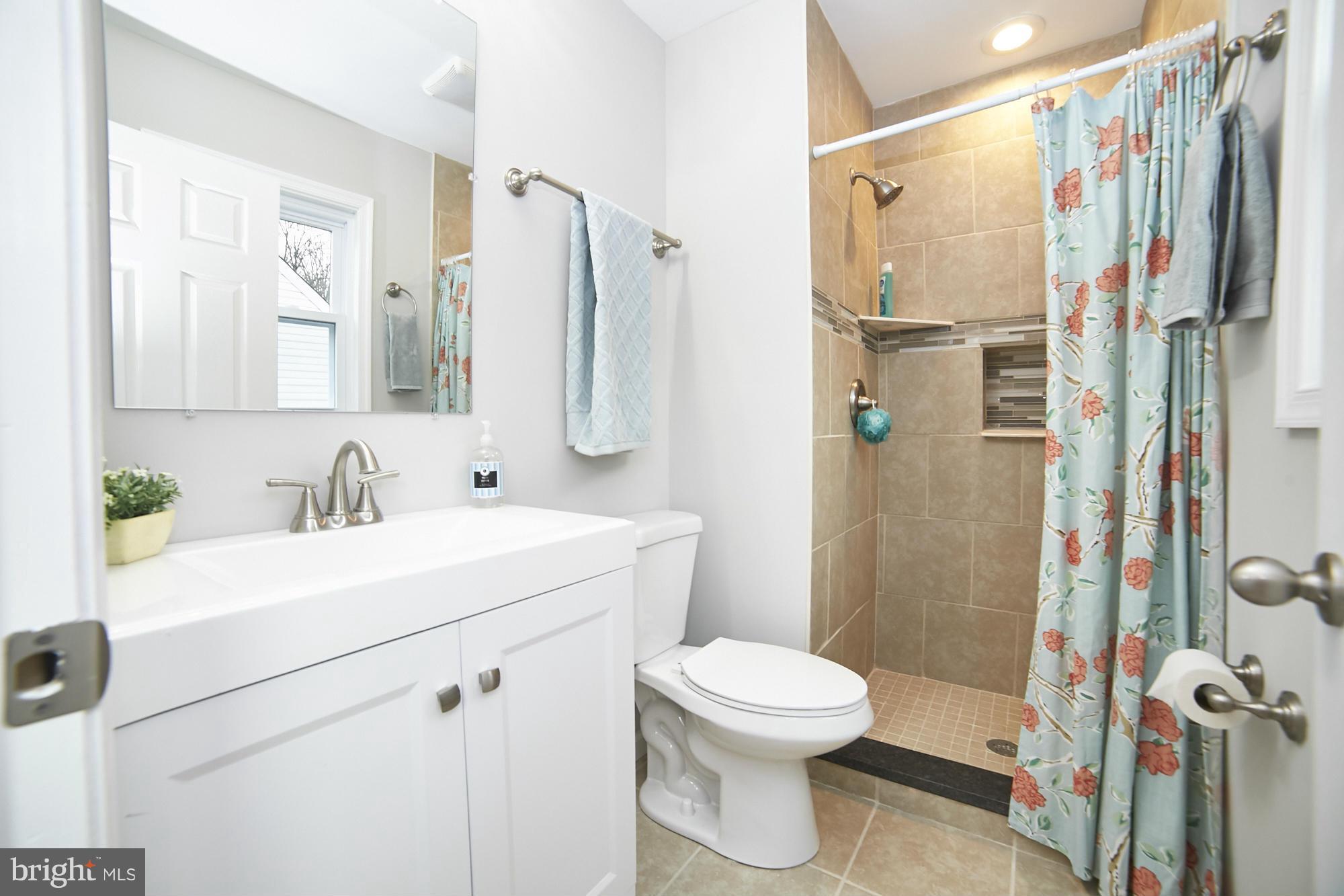 27 Mansion Road Linthicum Heights, MD 21090 - Photo 3 of 10 Bath (Master)