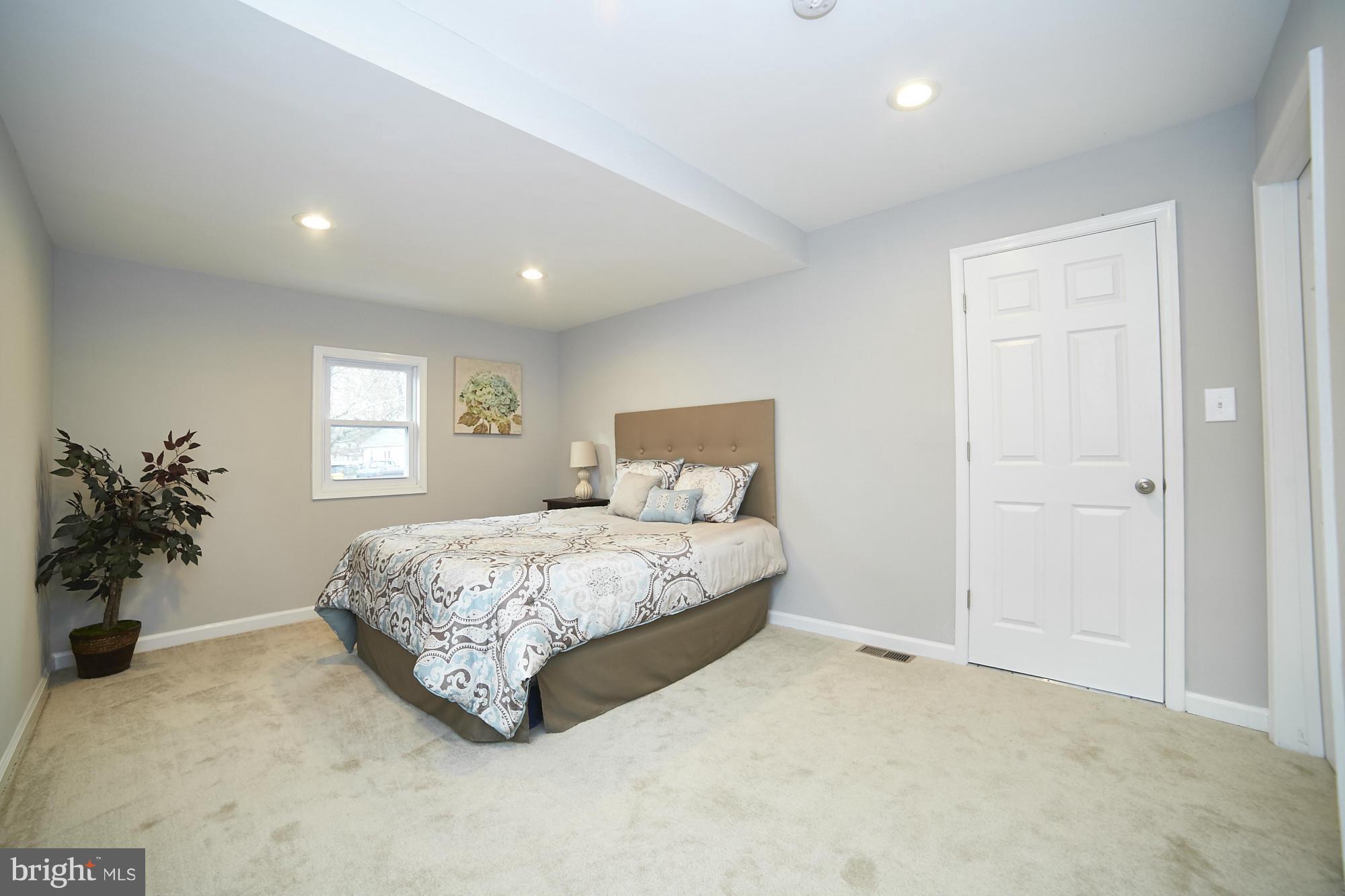 27 Mansion Road Linthicum Heights, MD 21090 - Photo 4 of 10 Bedroom (Master)