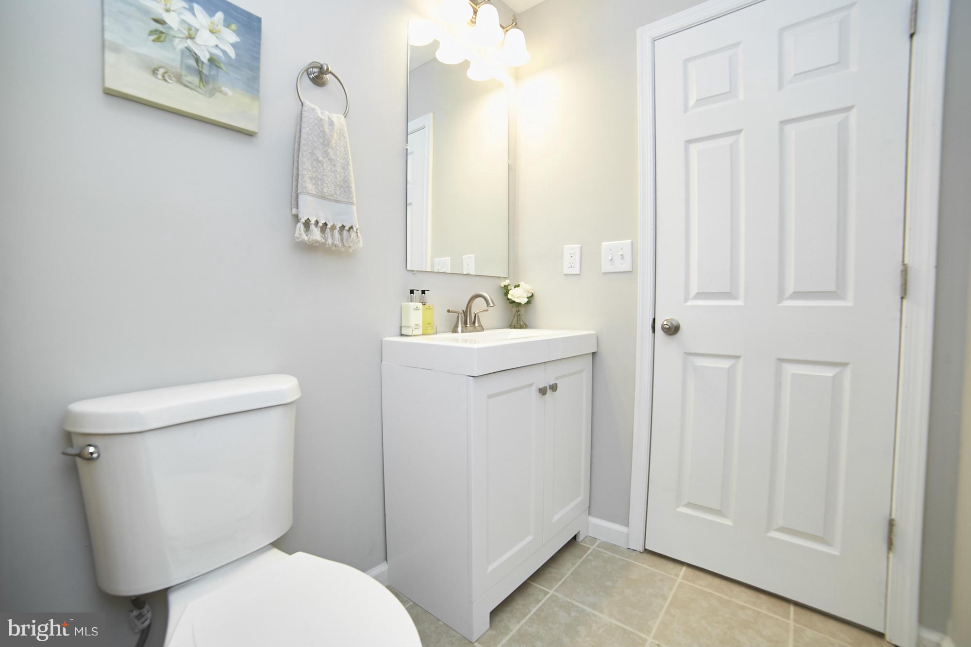 27 Mansion Road Linthicum Heights, MD 21090 - Photo 7 of 10 Bath