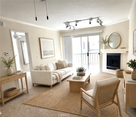 $1,900 | 5540 Owensmouth Avenue, Unit 215, Woodland Hills, CA 91367