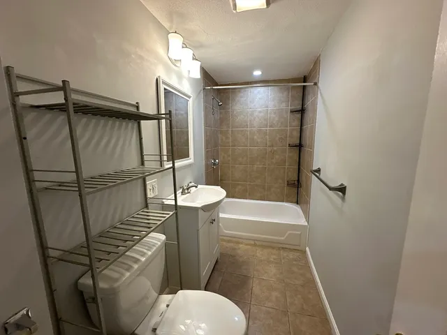 $1,750 | 78 Park Revere Ma, Unit 1F, Revere, MA 02151