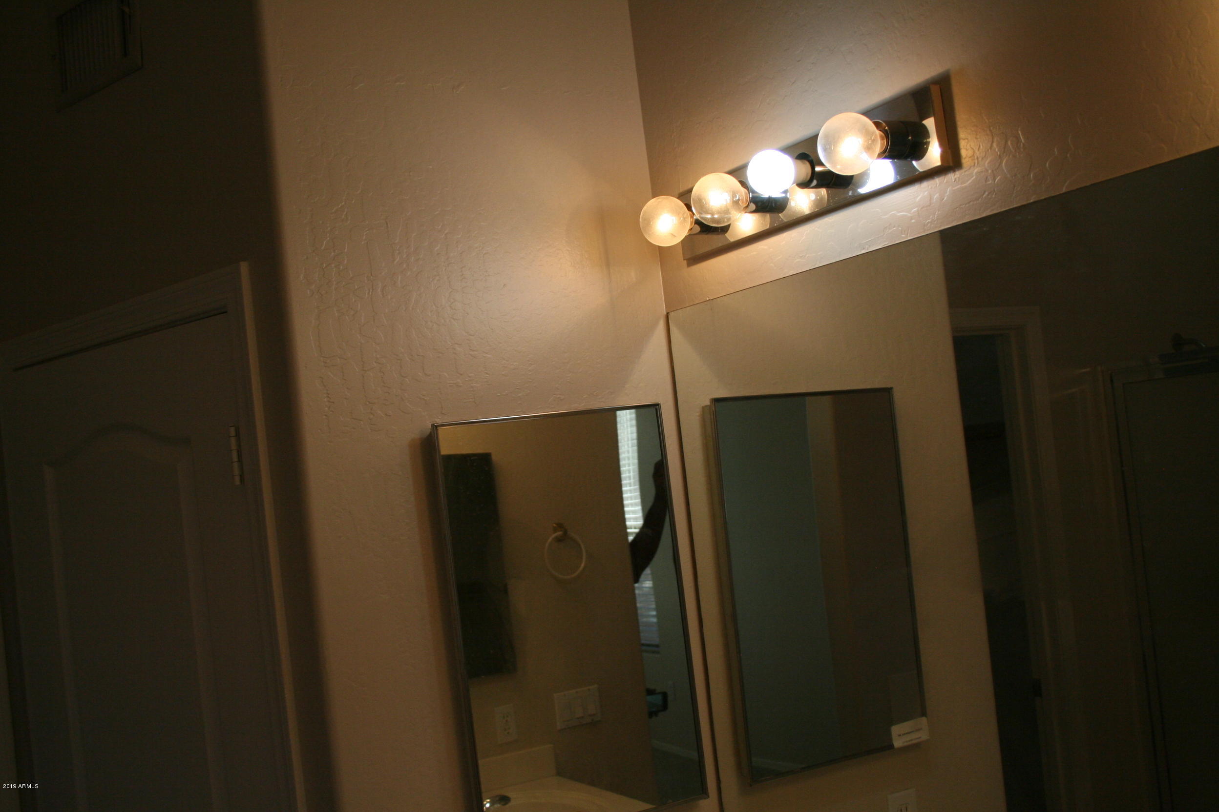 1805 South Morrison Lane Gilbert, AZ 85295 - Photo 13 of 19 IMG_4638