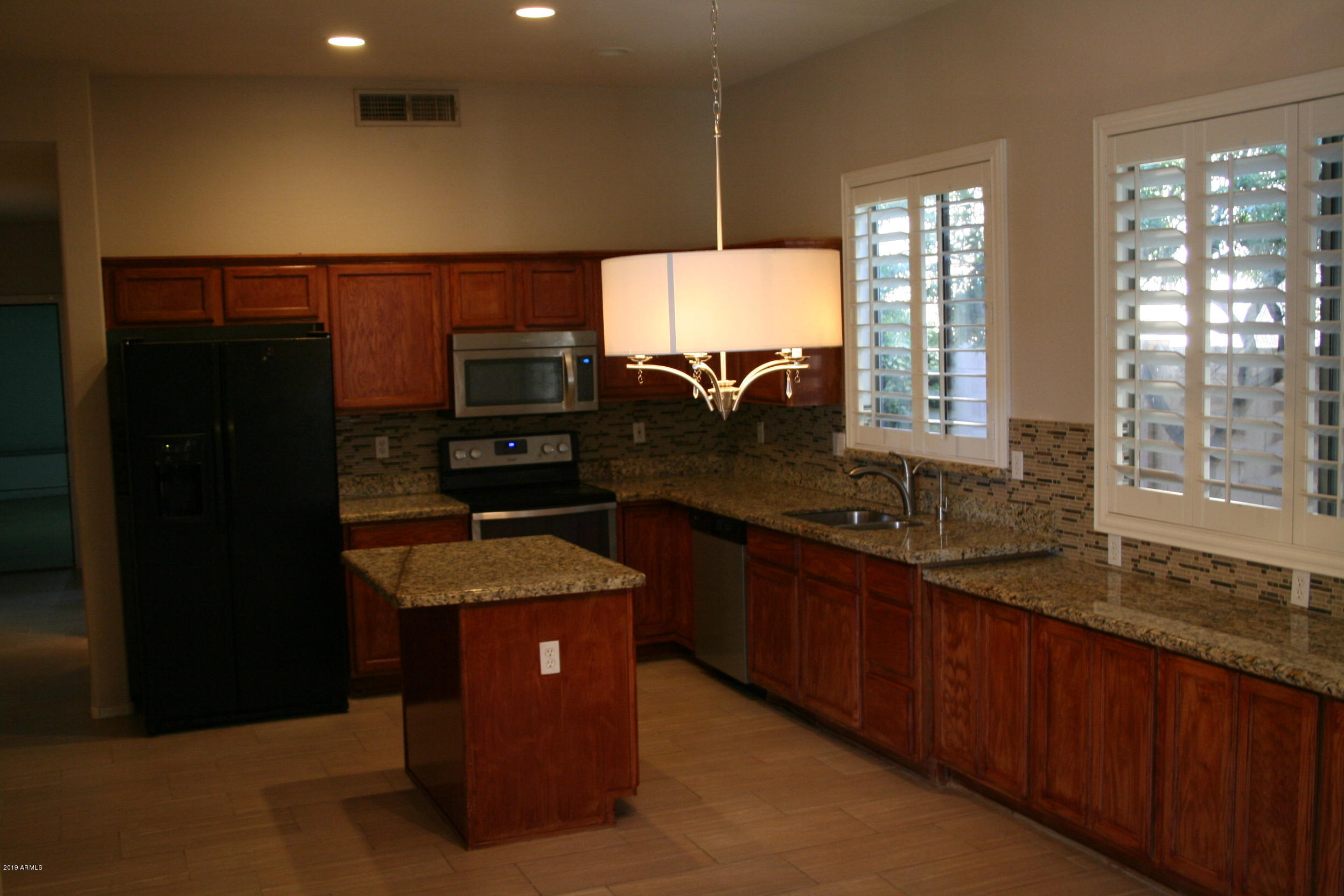 1805 South Morrison Lane Gilbert, AZ 85295 - Photo 9 of 19 IMG_4633