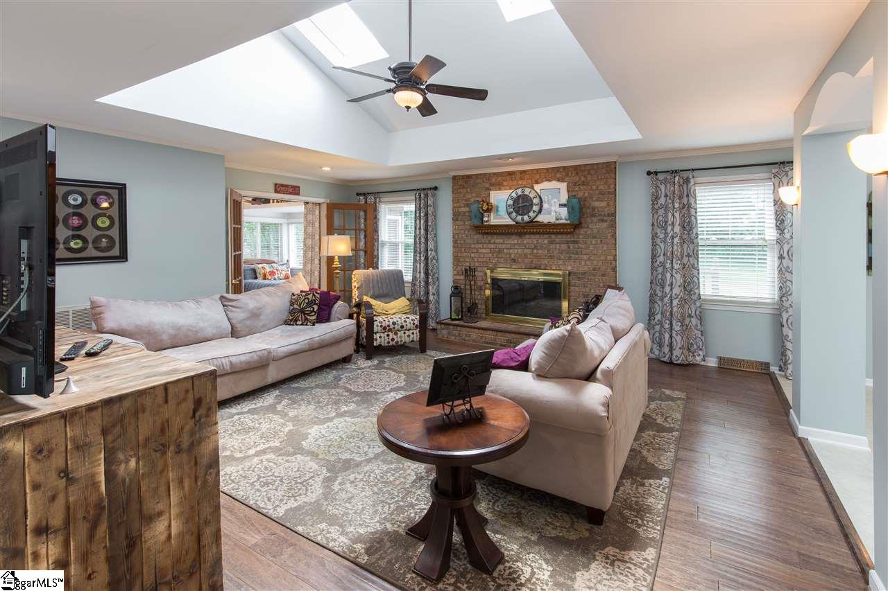 30 Cobblestone Road Greenville, SC 29615 - Photo 3 of 25 Gallery Image 3