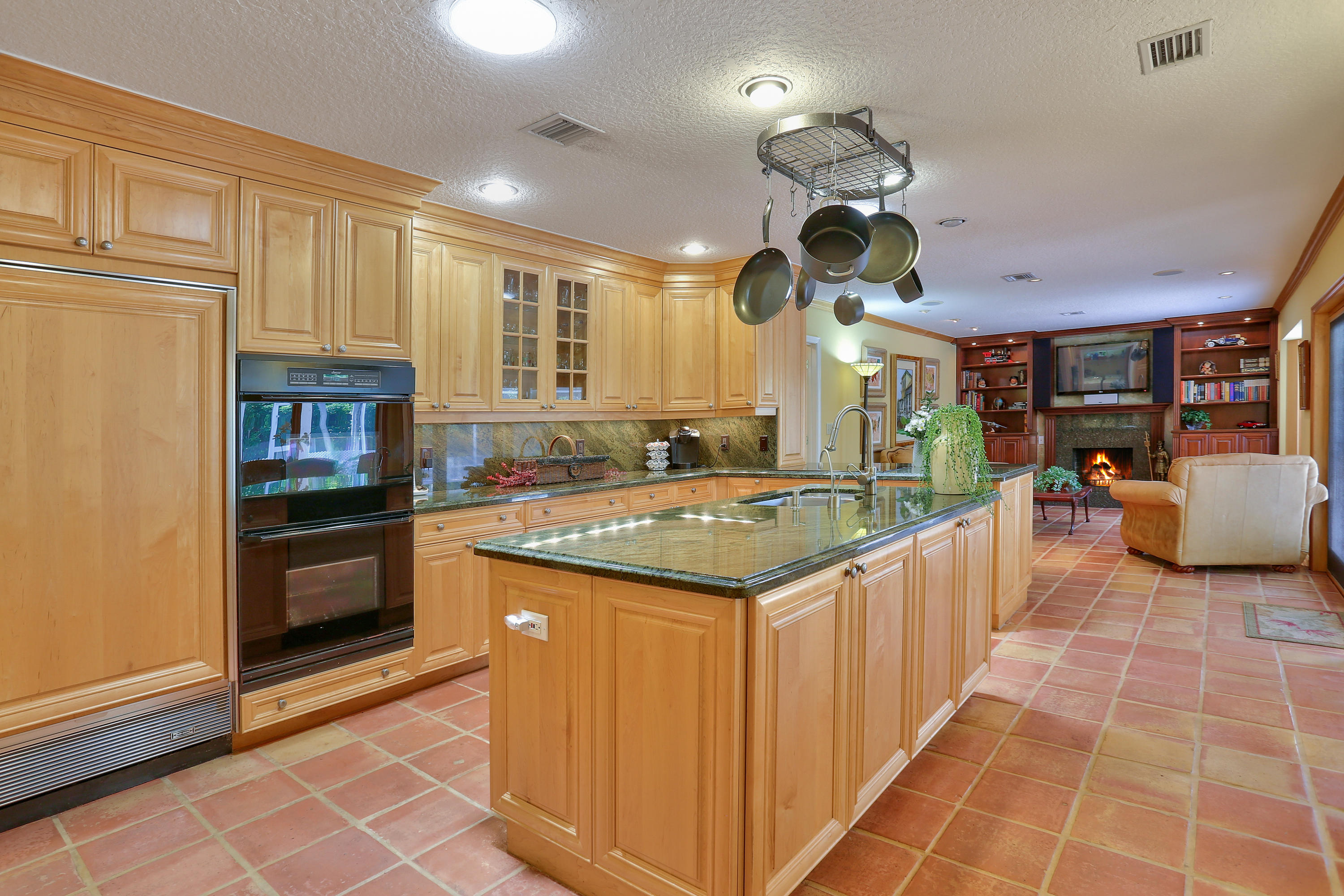6857 Entrada Place Boca Raton, FL 33433 - Photo 7 of 12 KITCHEN