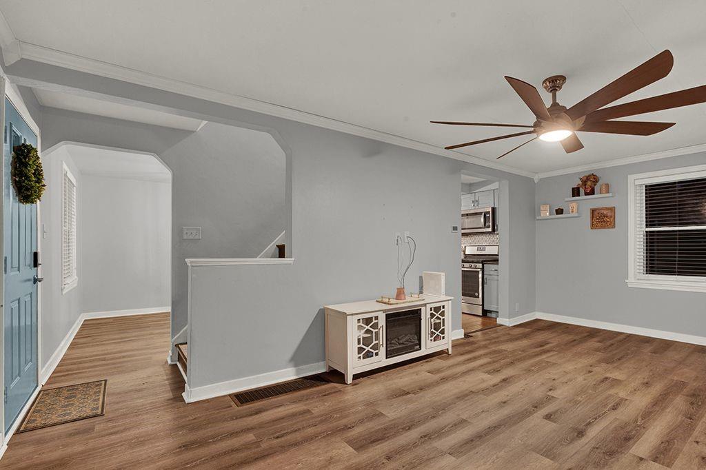1034 McCoy Road McKees Rocks, PA 15136 - Photo 5 of 22 a view of a livingroom with wooden floor