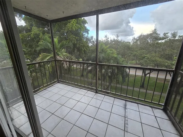 $185,000 | 1681 Northwest 70th Avenue, Unit 403, Plantation, FL 33313