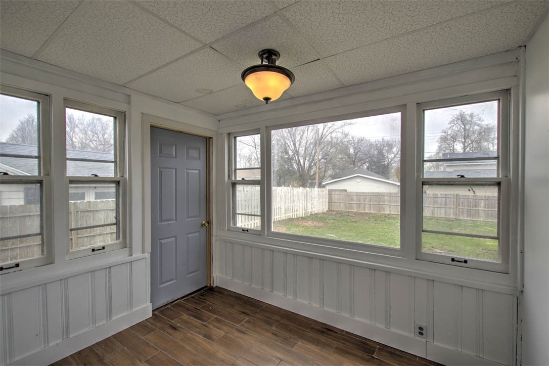 715 West Main Street Clinton, IL 61727 - Photo 18 of 35