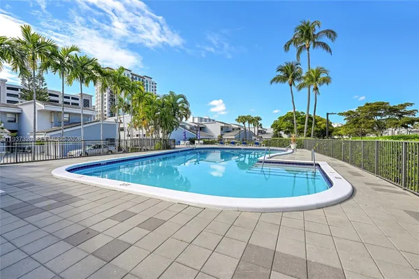 $1,500,000 | 310 Poinciana Island Drive, Unit 802, Sunny Isles Beach, FL 33160