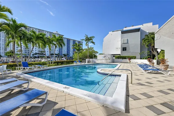 $1,500,000 | 310 Poinciana Island Drive, Unit 802, Sunny Isles Beach, FL 33160
