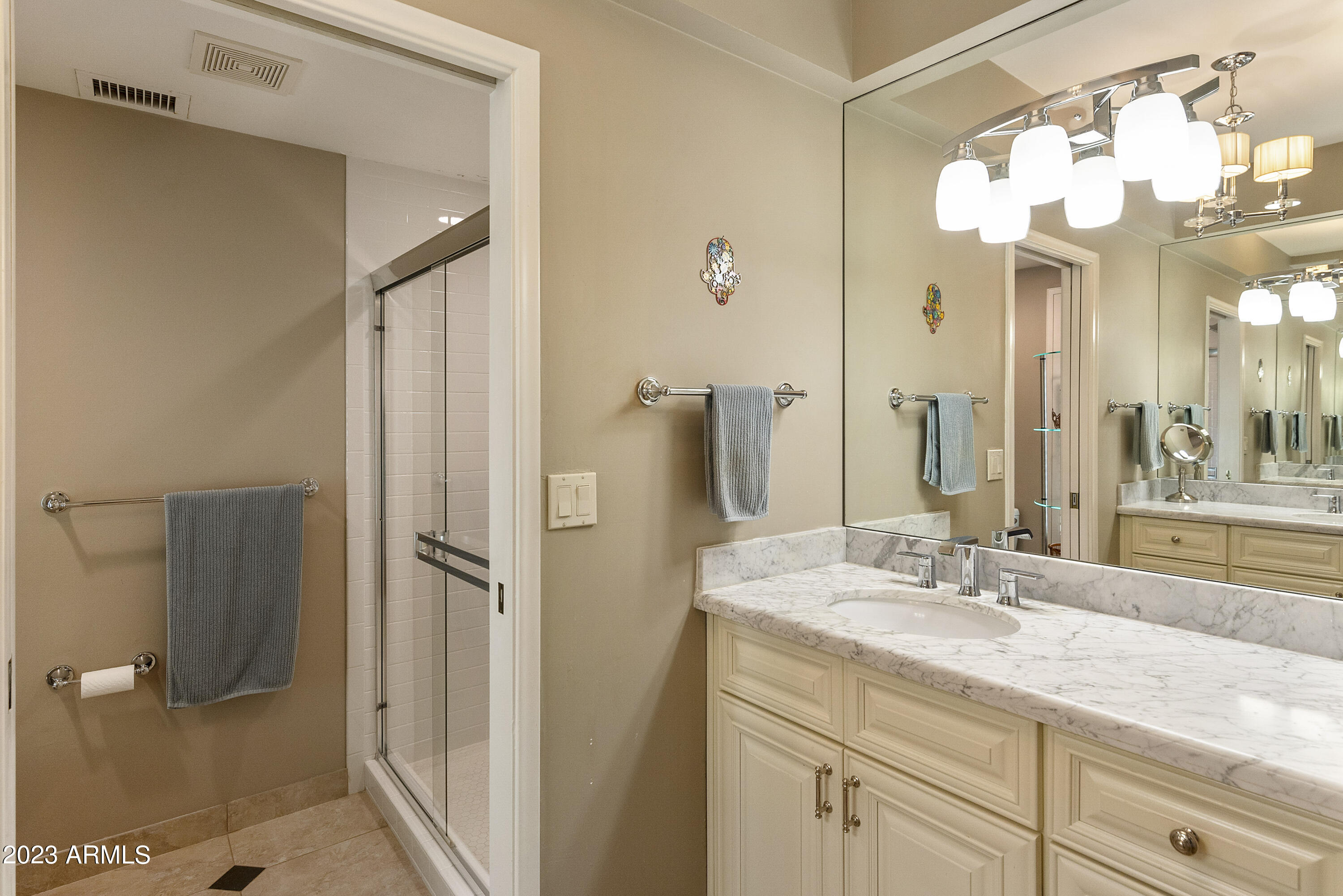 4442 East Camelback Road, Unit 163 Phoenix, AZ 85018 - Photo 16 of 38 Primary Bath