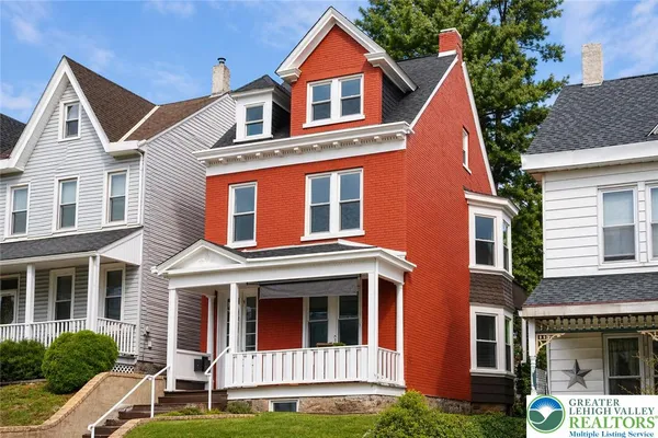 $2,350 | 909 Jackson Street, Unit 2, Easton, PA 18042