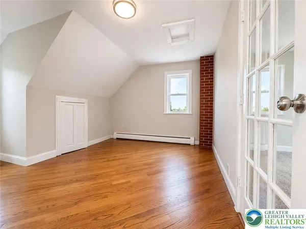 $2,350 | 909 Jackson Street, Unit 2, Easton, PA 18042
