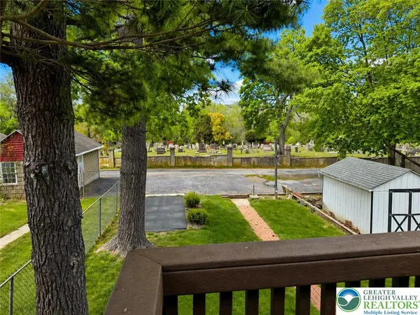 $2,350 | 909 Jackson Street, Unit 2, Easton, PA 18042