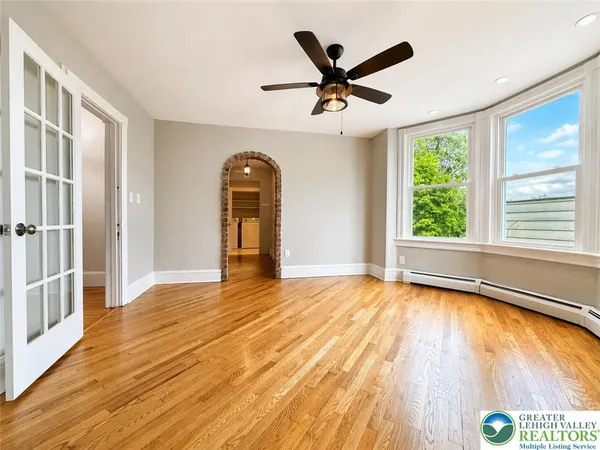 $2,350 | 909 Jackson Street, Unit 2, Easton, PA 18042