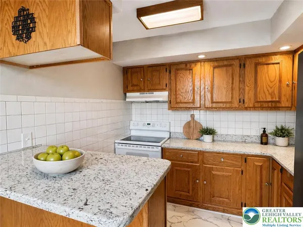 $2,350 | 909 Jackson Street, Unit 2, Easton, PA 18042