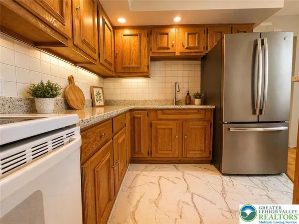 $2,350 | 909 Jackson Street, Unit 2, Easton, PA 18042