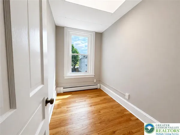 $2,350 | 909 Jackson Street, Unit 2, Easton, PA 18042