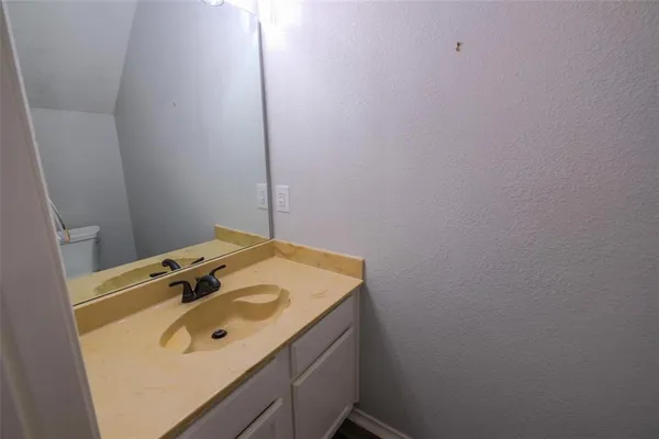 $189,900 | 3201 Donnelly Circle, Unit 309, Fort Worth, TX 76107