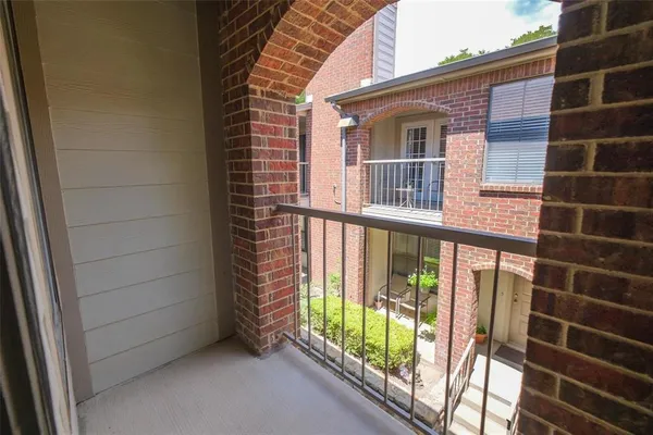 $189,900 | 3201 Donnelly Circle, Unit 309, Fort Worth, TX 76107