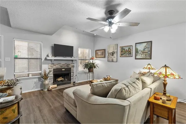 $189,900 | 3201 Donnelly Circle, Unit 309, Fort Worth, TX 76107