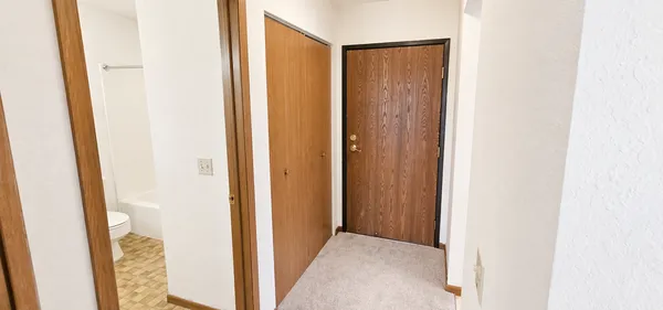 $615 | 16 Green River Road, Unit 202, Morris, MN 56267