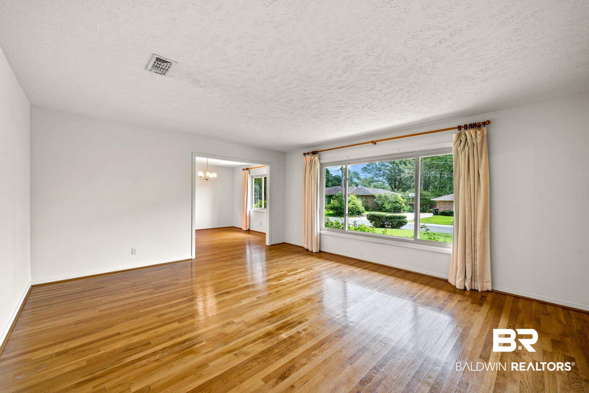 454 Boone Lane Fairhope, AL 36532 - Photo 4 of 21 Living Room