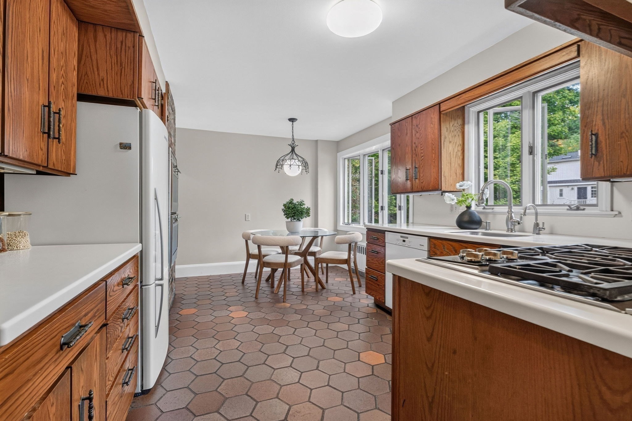 12 Grantland Road Wellesley, MA 02481 - Photo 16 of 31 Gallery Image 16