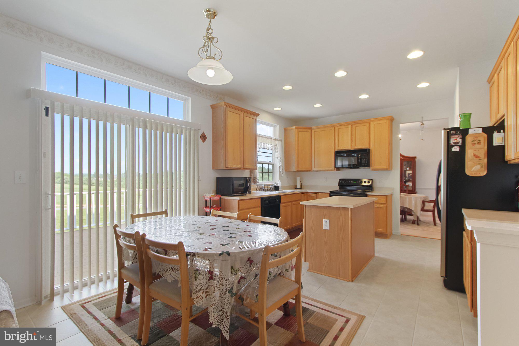 7692 Seneca Ridge Drive York, PA 17403 - Photo 12 of 37 Gallery Image 12