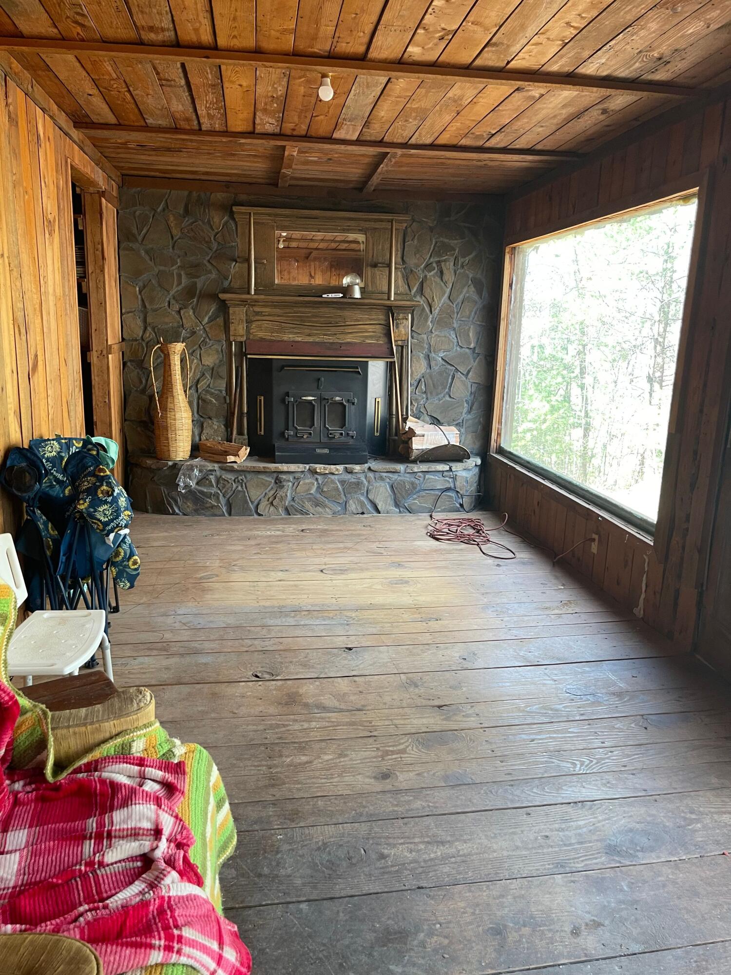 253 Fingerboard Road Tellico Plains, TN 37385 - Photo 3 of 11 Fireplace