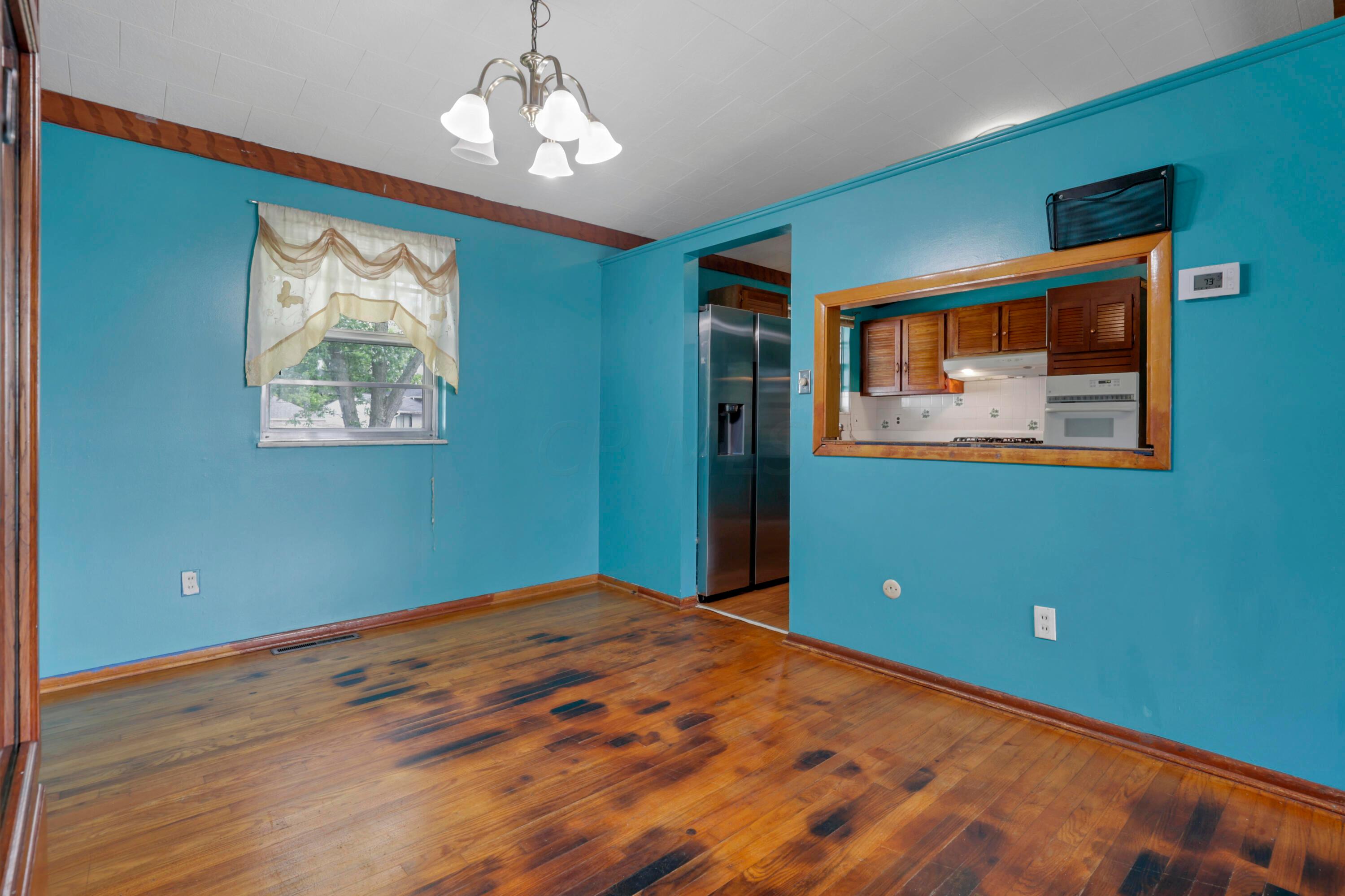 1355 Thurell Road Columbus, OH 43229 - Photo 16 of 59 0N4A2801
