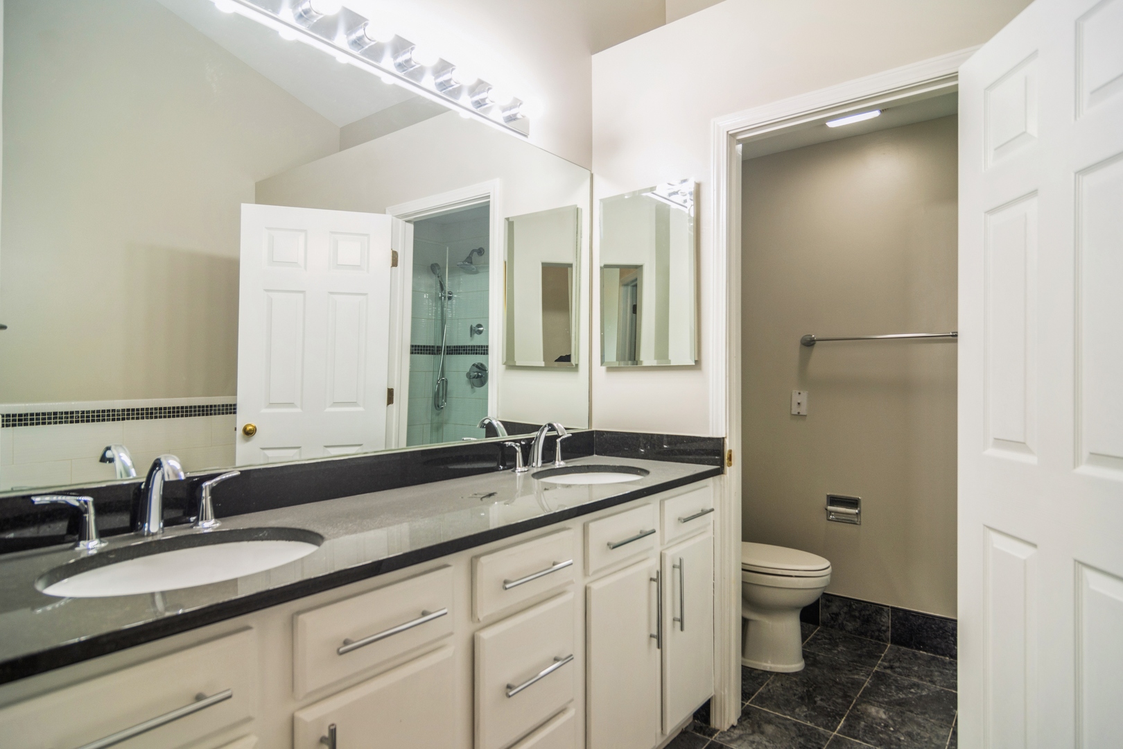 1075 Providence Lane Buffalo Grove, IL 60089 - Photo 8 of 10