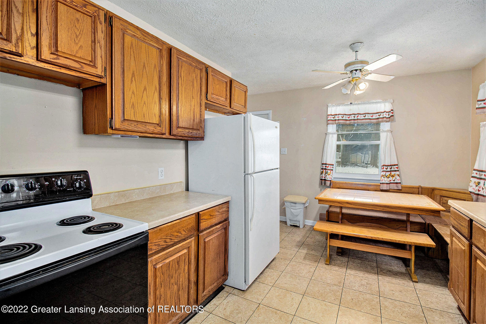 117 East Cavanaugh Road Lansing, MI 48910 - Photo 5 of 21 5