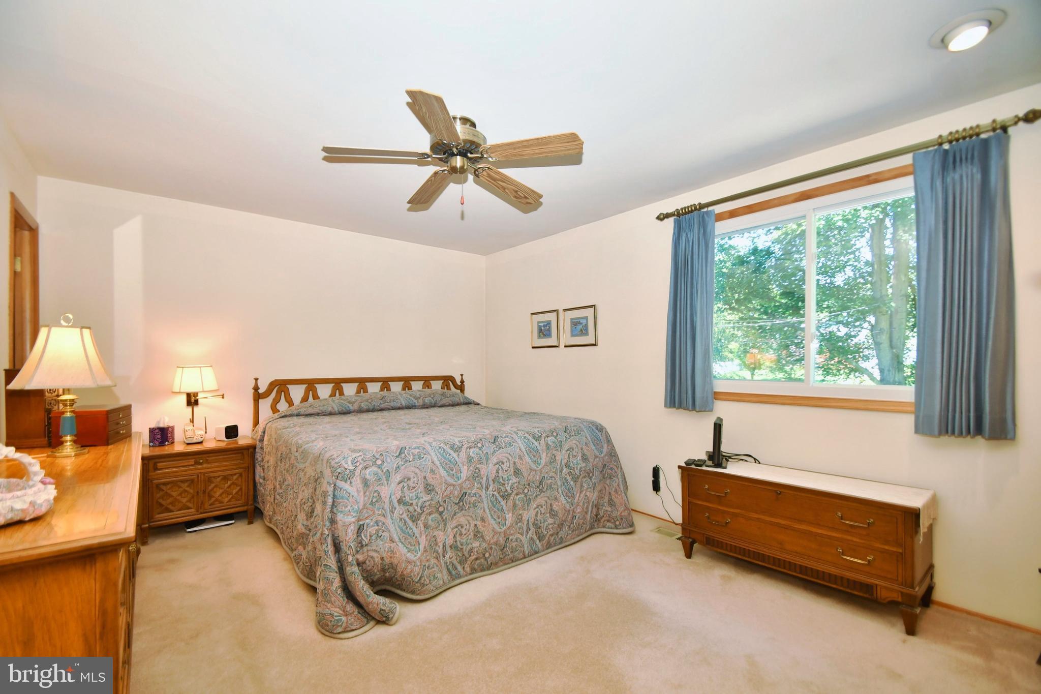 4421 Wynn Road Baltimore, MD 21236 - Photo 12 of 40 Hardwood under carpet - ceiling fan