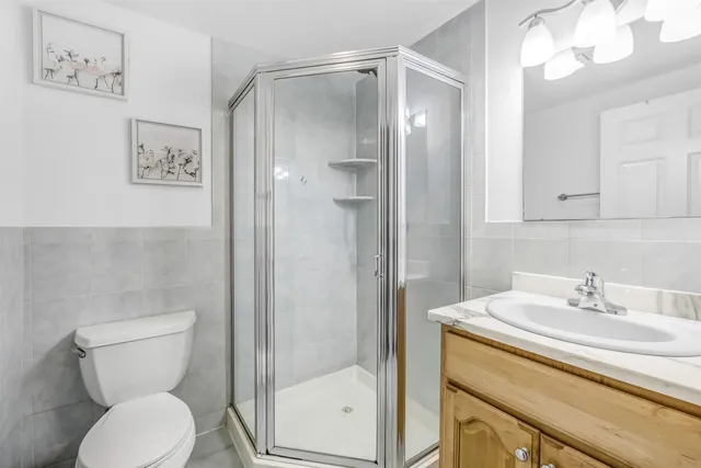 $860,000 | 386 A Park Avenue, Unit A, Fairview, NJ 07022