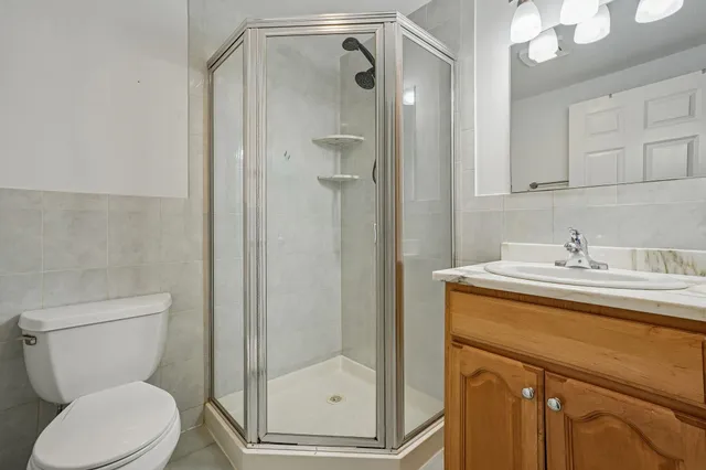 $860,000 | 386 A Park Avenue, Unit A, Fairview, NJ 07022