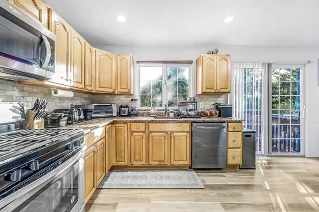 $860,000 | 386 A Park Avenue, Unit A, Fairview, NJ 07022