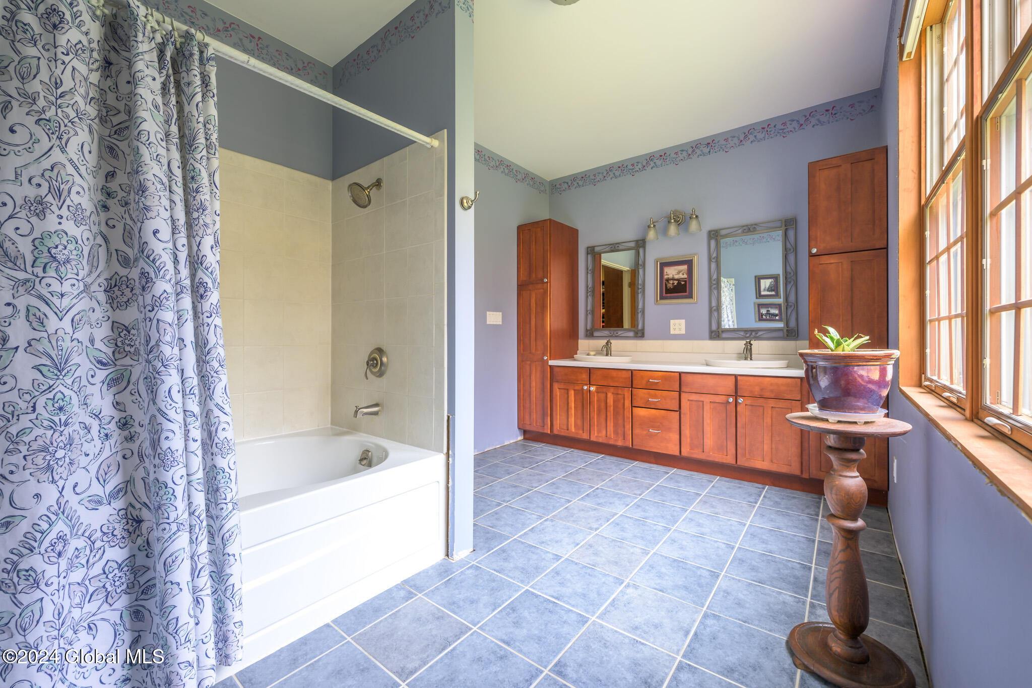 1013-1017 Plank Road Poestenkill, NY 12018 - Photo 13 of 49 13. primary bath