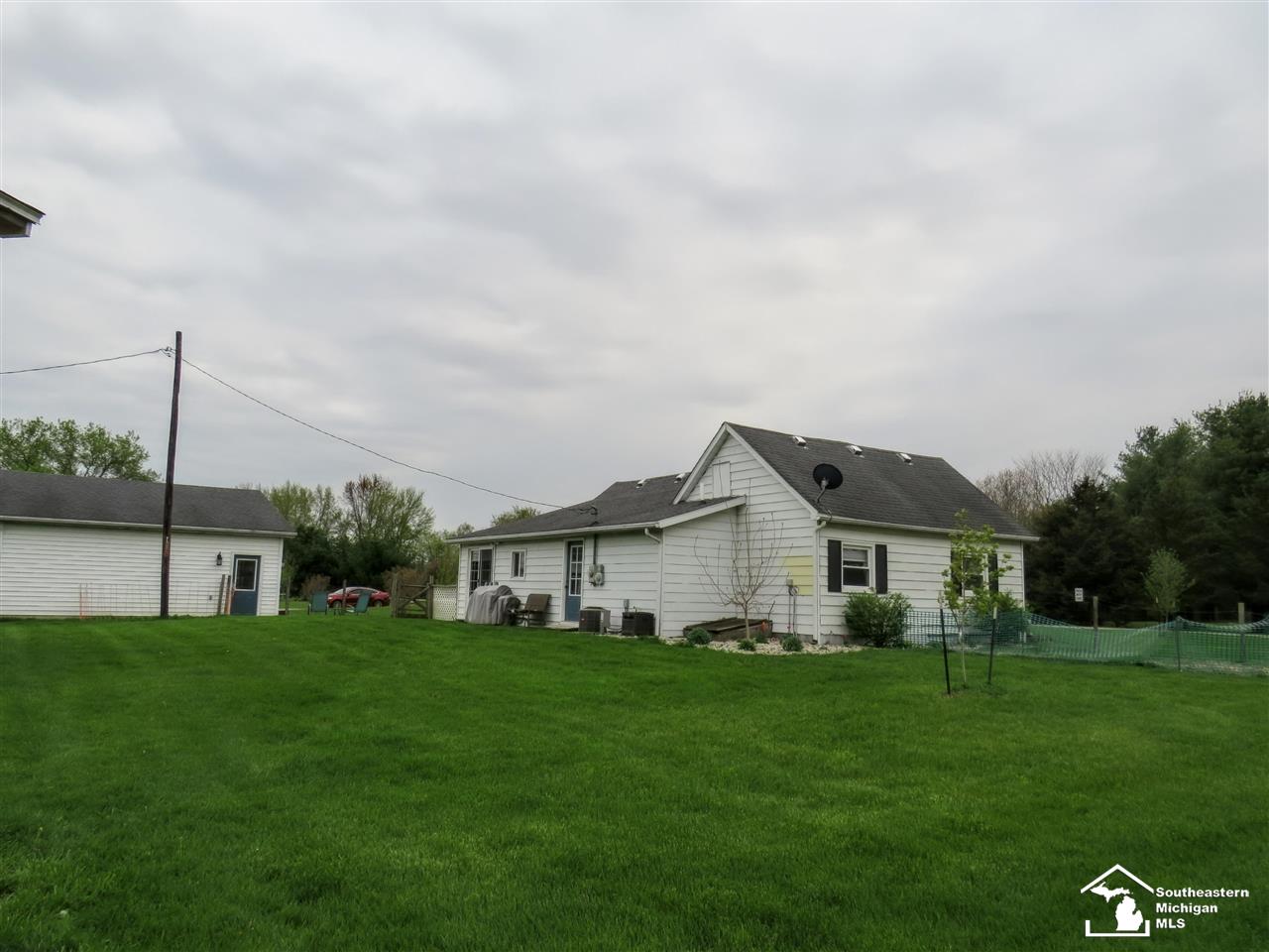 5885 Teal Road Petersburg, MI 49270 - Photo 4 of 35 50074085-3.JPG
