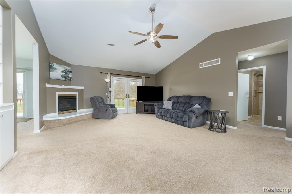 10488 West Grand River Road Fowlerville, MI 48836 - Photo 4 of 34