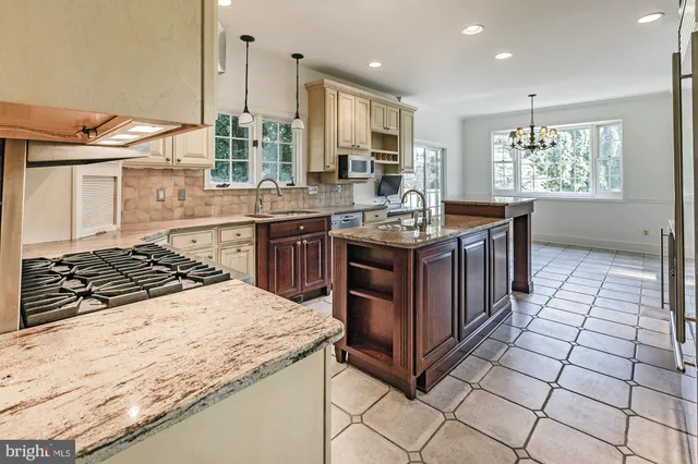 $899,900 | 132 Dewberry Drive, Hockessin, DE 19707