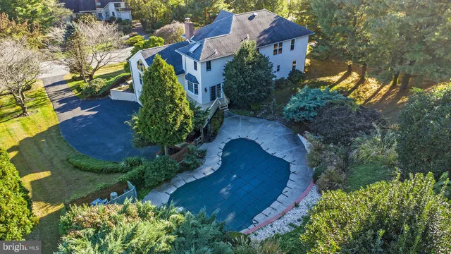 $899,900 | 132 Dewberry Drive, Hockessin, DE 19707