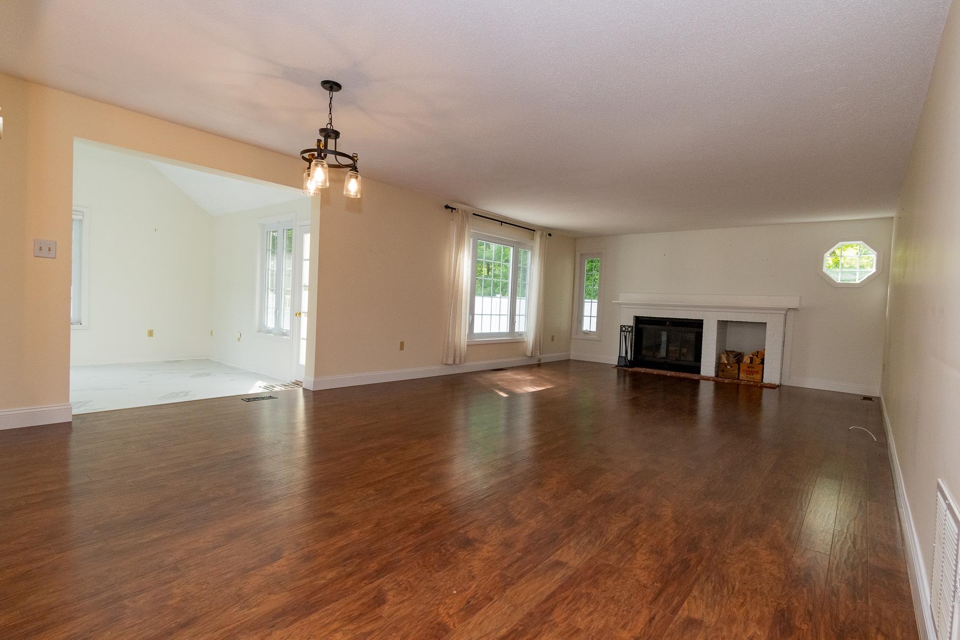 152 Straw Hill Road Manchester, NH 03104 - Photo 12 of 40