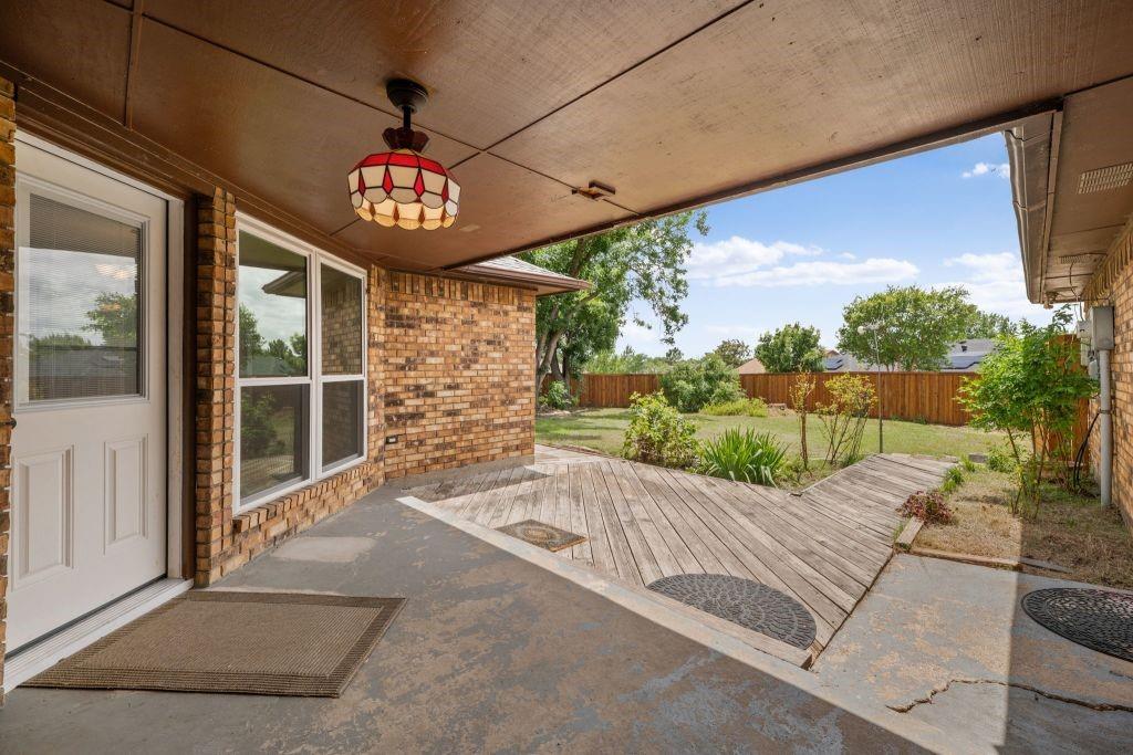 2008 Rochelle Lane Carrollton, TX 75007 - Photo 26 of 34