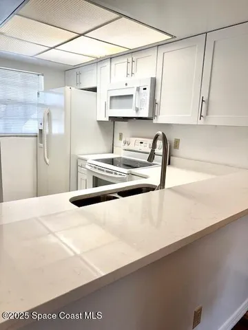 $1,295 | 3013 Sir Hamilton Circle, Unit 10, Titusville, FL 32780