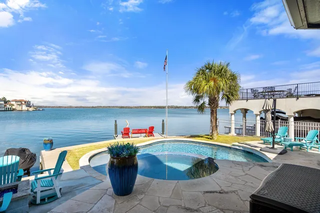 $3,925,000 | 404 Matern Court, Horseshoe Bay, TX 78657