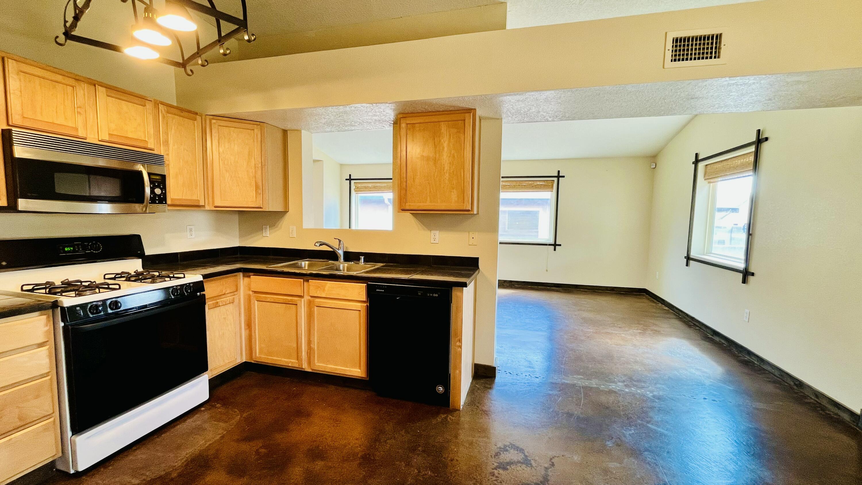 5600 Mesa Ridge Road Northwest Albuquerque, NM 87114 - Photo 13 of 28 Gallery Image 13