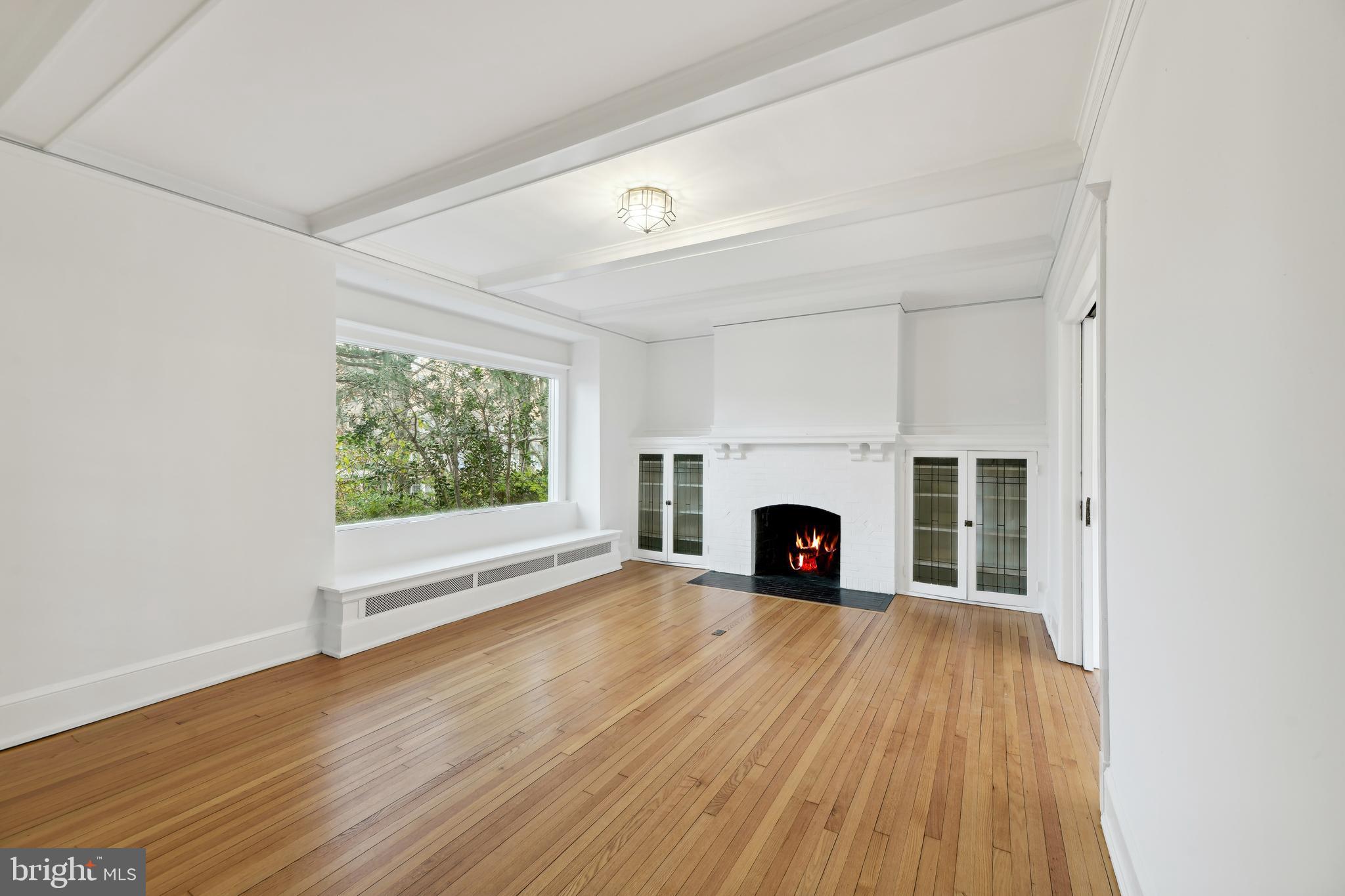 3802 Military Road Northwest Washington, DC 20015 - Photo 5 of 45 Living Room