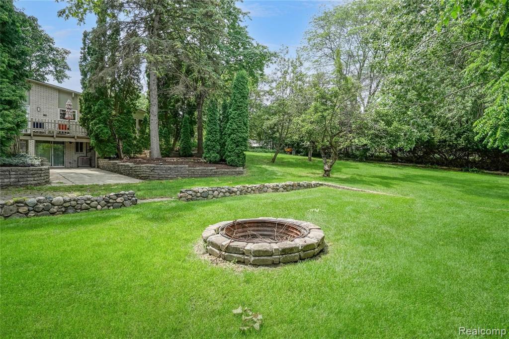 5822 Shaun Road West Bloomfield, MI 48322 - Photo 32 of 32